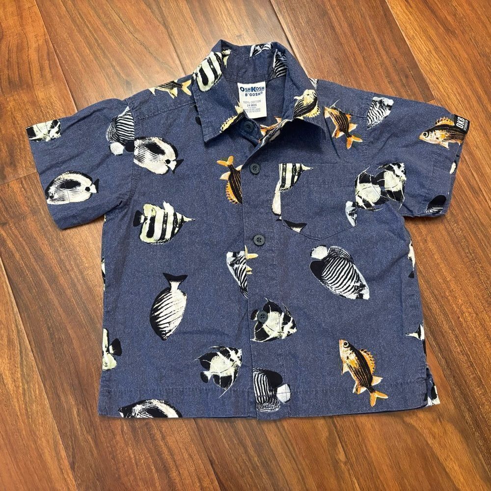 Osh Kosh B’Gosh vintage navy faded fish button down short sleeve collared shirt